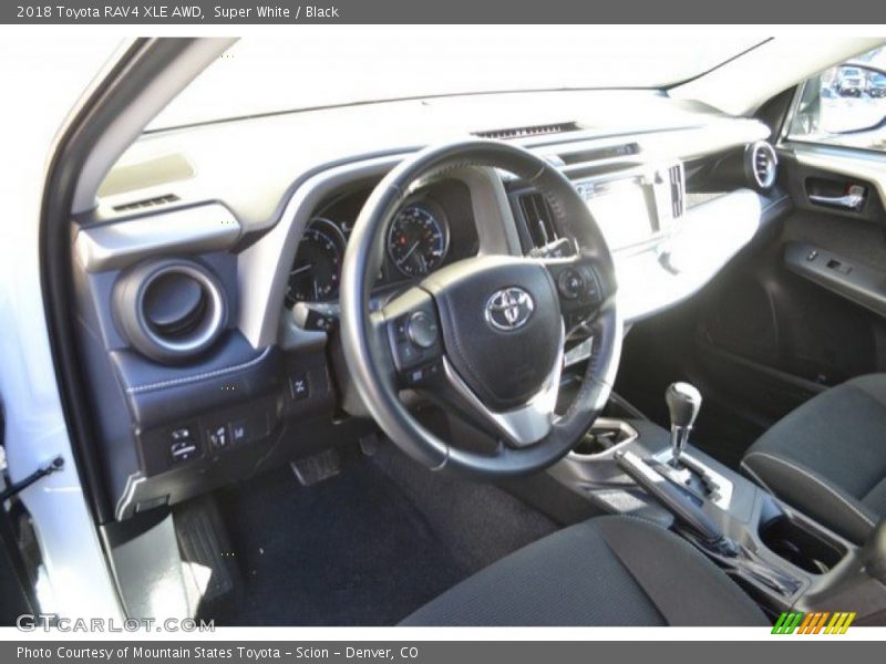 Super White / Black 2018 Toyota RAV4 XLE AWD