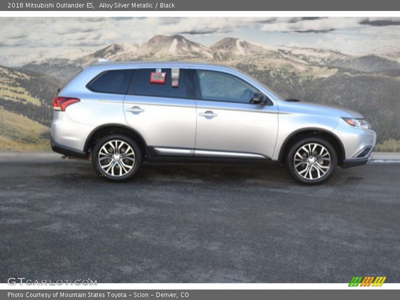 Alloy Silver Metallic / Black 2018 Mitsubishi Outlander ES