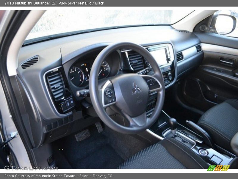 Alloy Silver Metallic / Black 2018 Mitsubishi Outlander ES