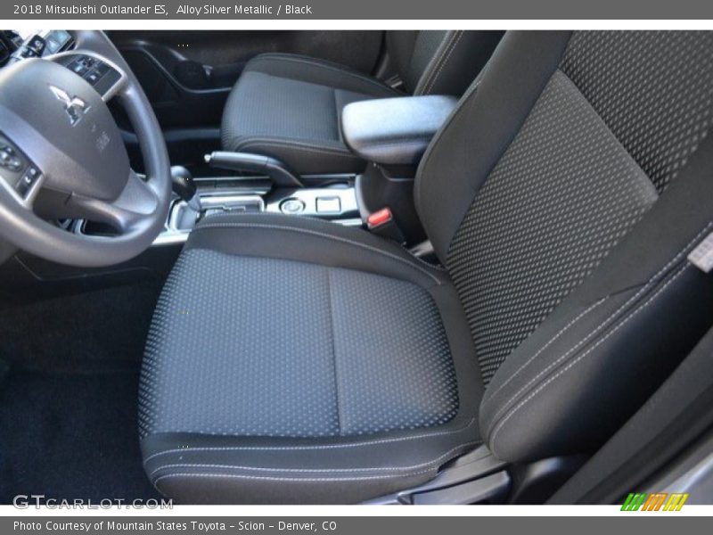 Alloy Silver Metallic / Black 2018 Mitsubishi Outlander ES