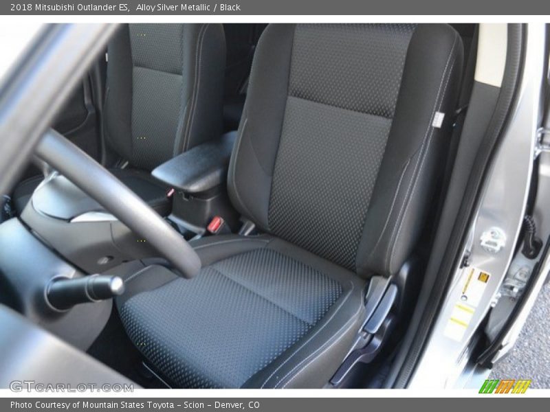 Alloy Silver Metallic / Black 2018 Mitsubishi Outlander ES