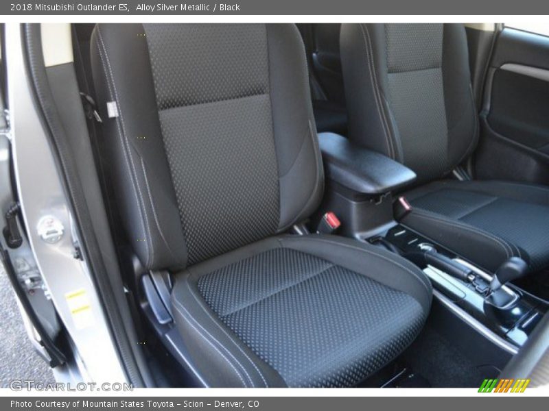 Alloy Silver Metallic / Black 2018 Mitsubishi Outlander ES
