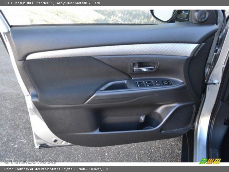 Alloy Silver Metallic / Black 2018 Mitsubishi Outlander ES