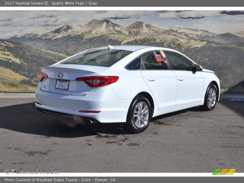 Quartz White Pearl / Gray 2017 Hyundai Sonata SE
