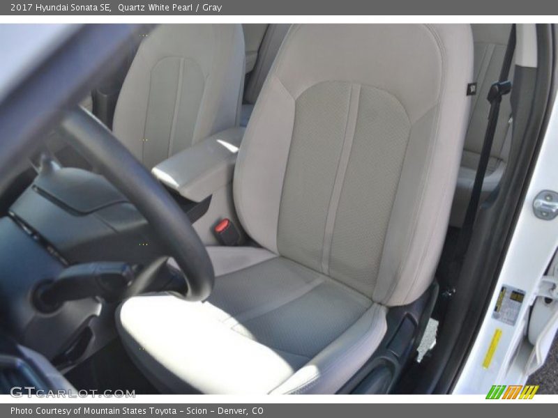 Quartz White Pearl / Gray 2017 Hyundai Sonata SE