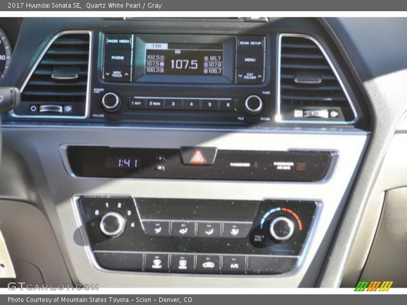Quartz White Pearl / Gray 2017 Hyundai Sonata SE