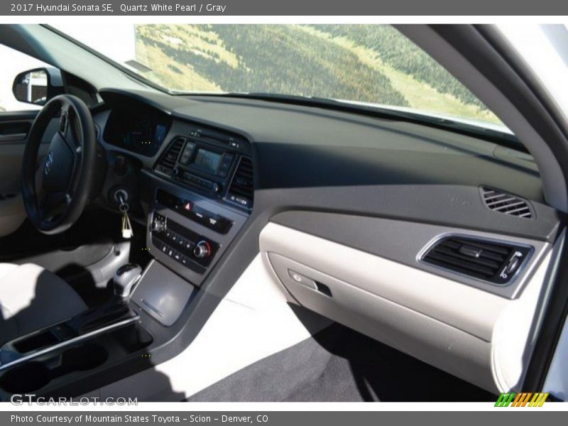Quartz White Pearl / Gray 2017 Hyundai Sonata SE