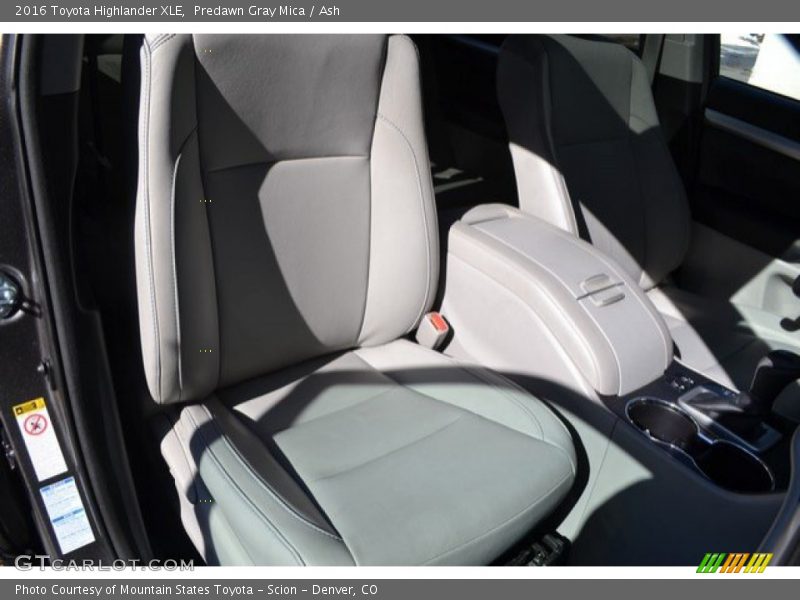Predawn Gray Mica / Ash 2016 Toyota Highlander XLE