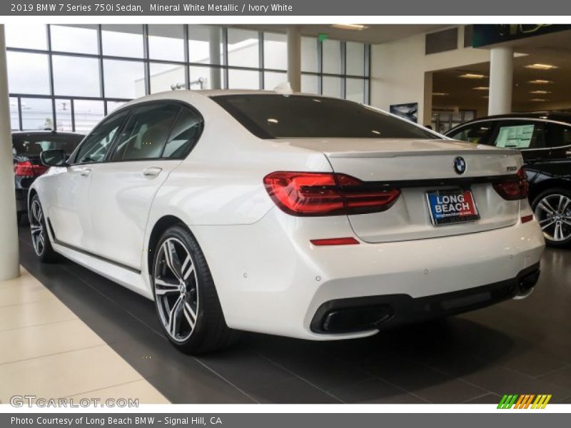 Mineral White Metallic / Ivory White 2019 BMW 7 Series 750i Sedan