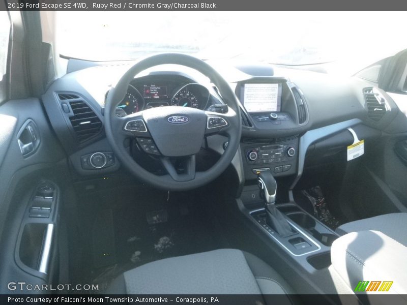 Ruby Red / Chromite Gray/Charcoal Black 2019 Ford Escape SE 4WD