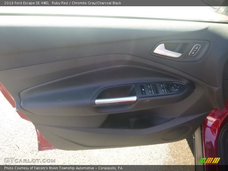 Ruby Red / Chromite Gray/Charcoal Black 2019 Ford Escape SE 4WD