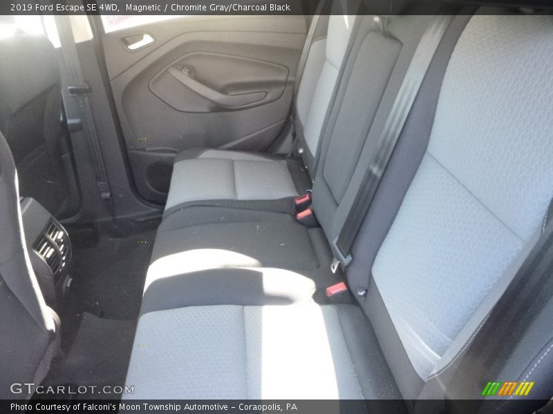 Magnetic / Chromite Gray/Charcoal Black 2019 Ford Escape SE 4WD