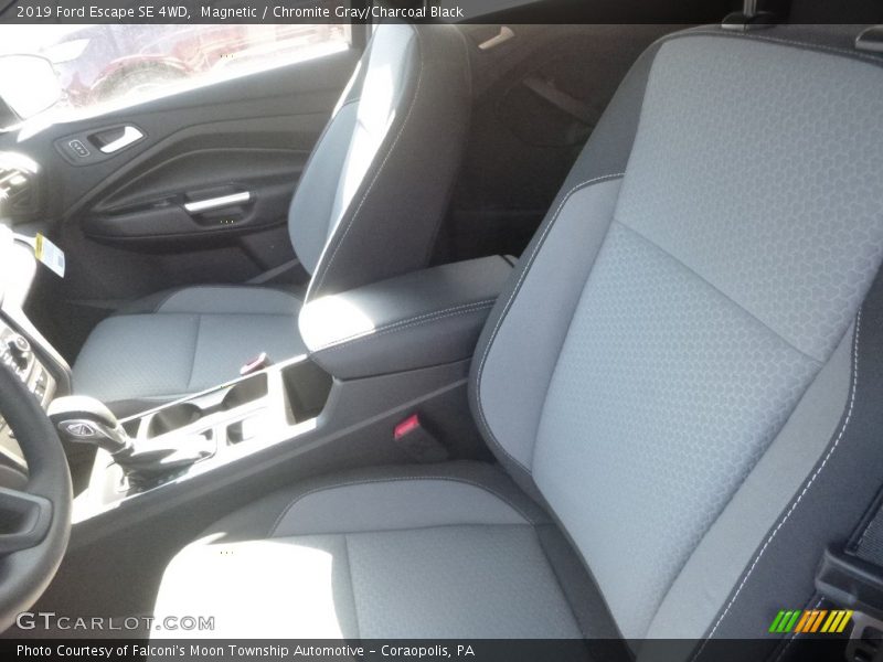 Magnetic / Chromite Gray/Charcoal Black 2019 Ford Escape SE 4WD