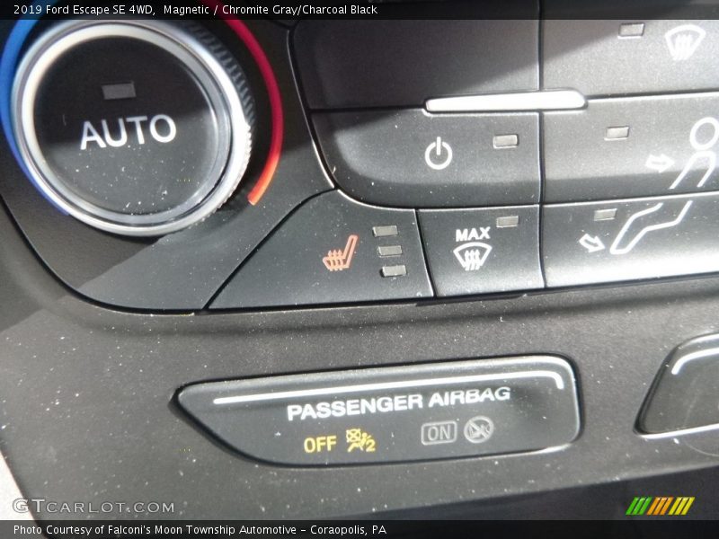 Magnetic / Chromite Gray/Charcoal Black 2019 Ford Escape SE 4WD