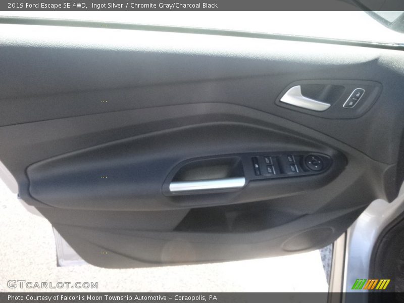 Ingot Silver / Chromite Gray/Charcoal Black 2019 Ford Escape SE 4WD