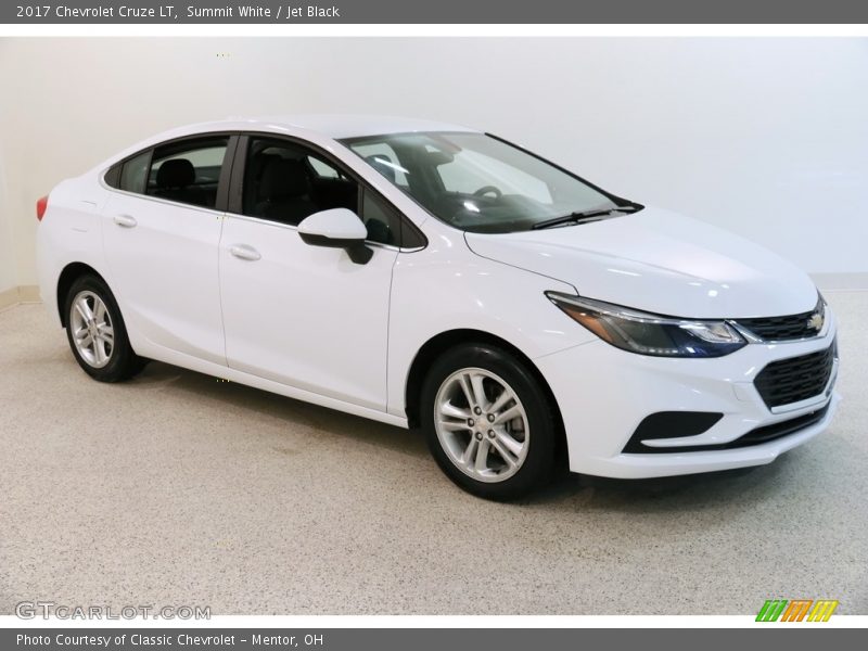 Summit White / Jet Black 2017 Chevrolet Cruze LT
