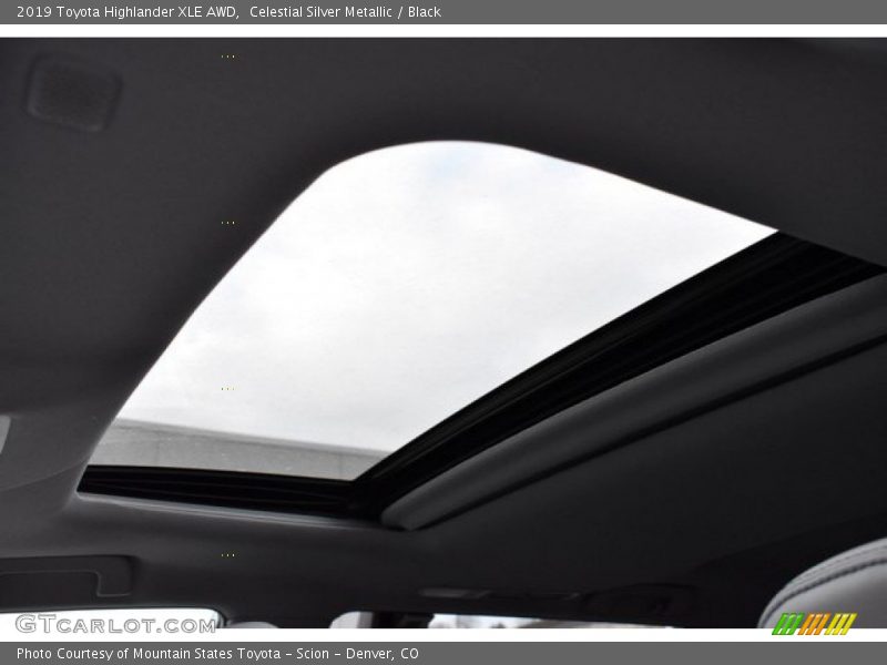 Celestial Silver Metallic / Black 2019 Toyota Highlander XLE AWD