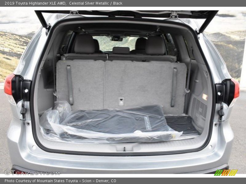 Celestial Silver Metallic / Black 2019 Toyota Highlander XLE AWD