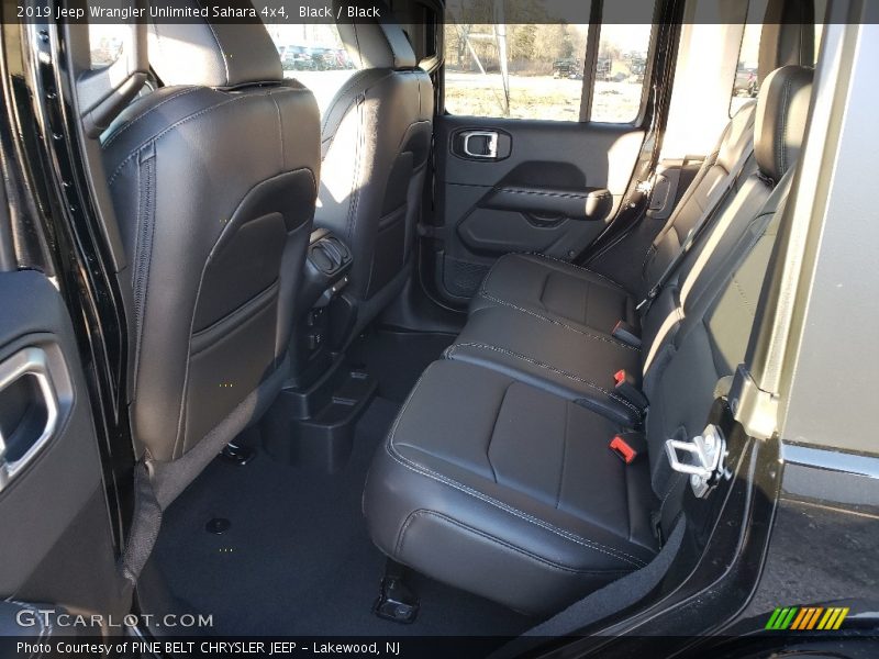 Black / Black 2019 Jeep Wrangler Unlimited Sahara 4x4