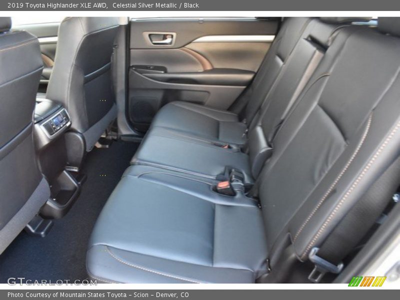 Celestial Silver Metallic / Black 2019 Toyota Highlander XLE AWD
