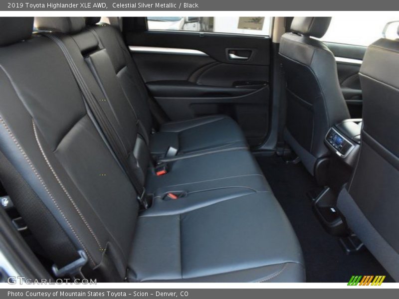 Celestial Silver Metallic / Black 2019 Toyota Highlander XLE AWD