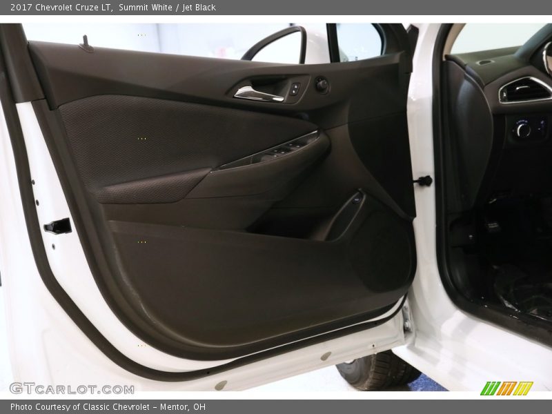 Summit White / Jet Black 2017 Chevrolet Cruze LT