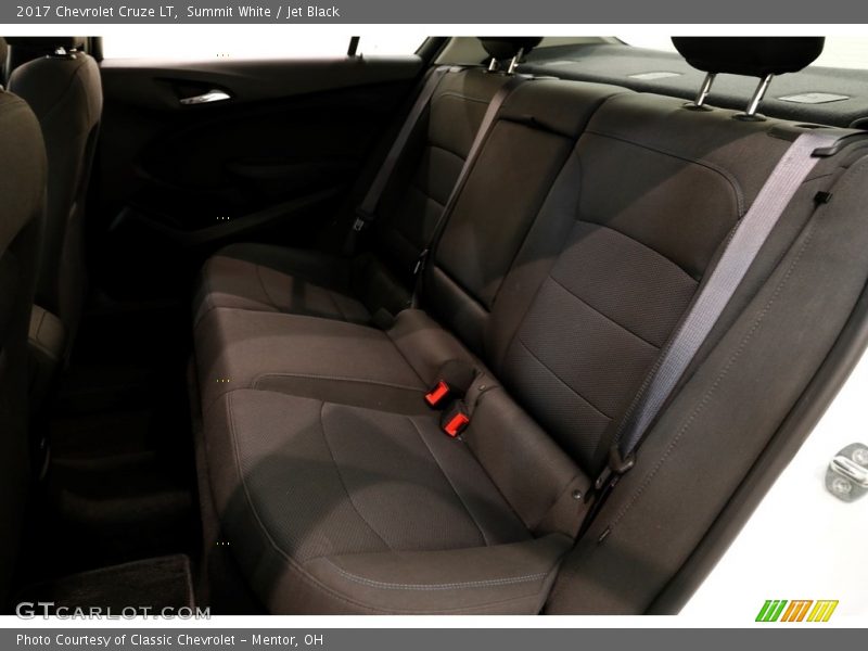 Summit White / Jet Black 2017 Chevrolet Cruze LT