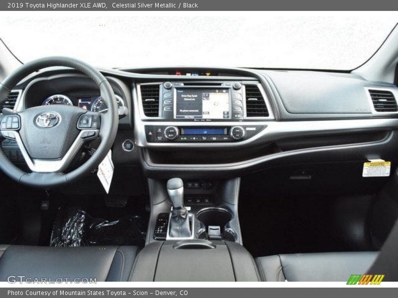 Celestial Silver Metallic / Black 2019 Toyota Highlander XLE AWD