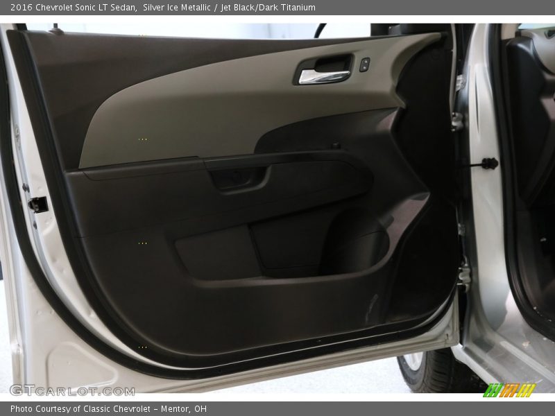 Silver Ice Metallic / Jet Black/Dark Titanium 2016 Chevrolet Sonic LT Sedan