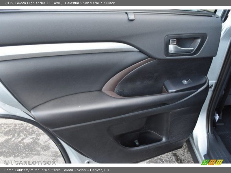 Celestial Silver Metallic / Black 2019 Toyota Highlander XLE AWD