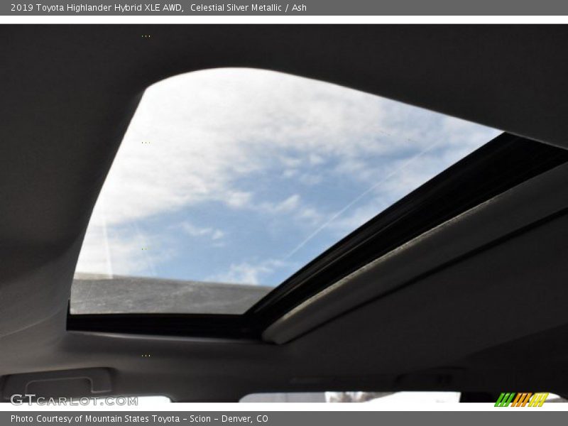 Celestial Silver Metallic / Ash 2019 Toyota Highlander Hybrid XLE AWD