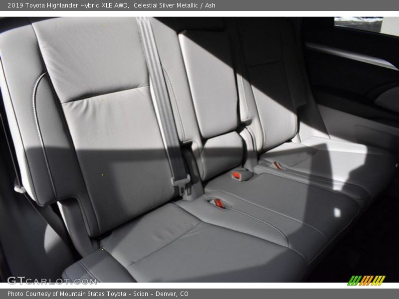 Celestial Silver Metallic / Ash 2019 Toyota Highlander Hybrid XLE AWD