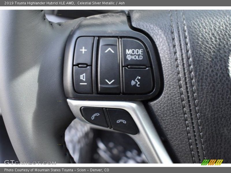 Celestial Silver Metallic / Ash 2019 Toyota Highlander Hybrid XLE AWD