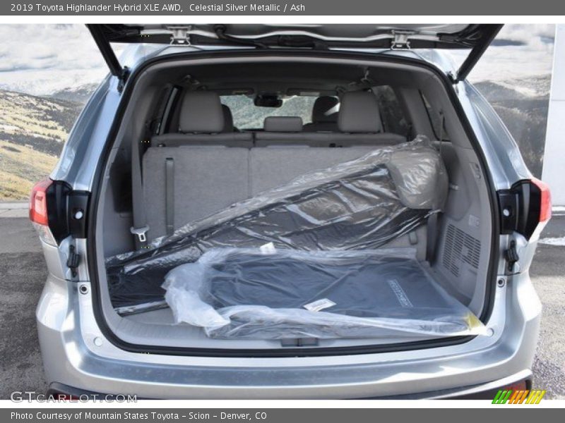 Celestial Silver Metallic / Ash 2019 Toyota Highlander Hybrid XLE AWD