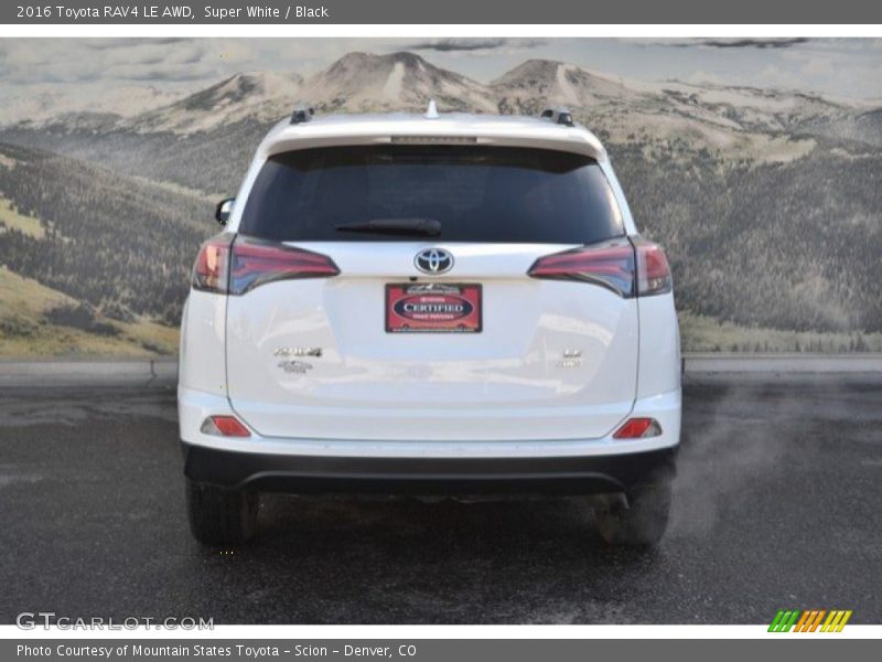 Super White / Black 2016 Toyota RAV4 LE AWD