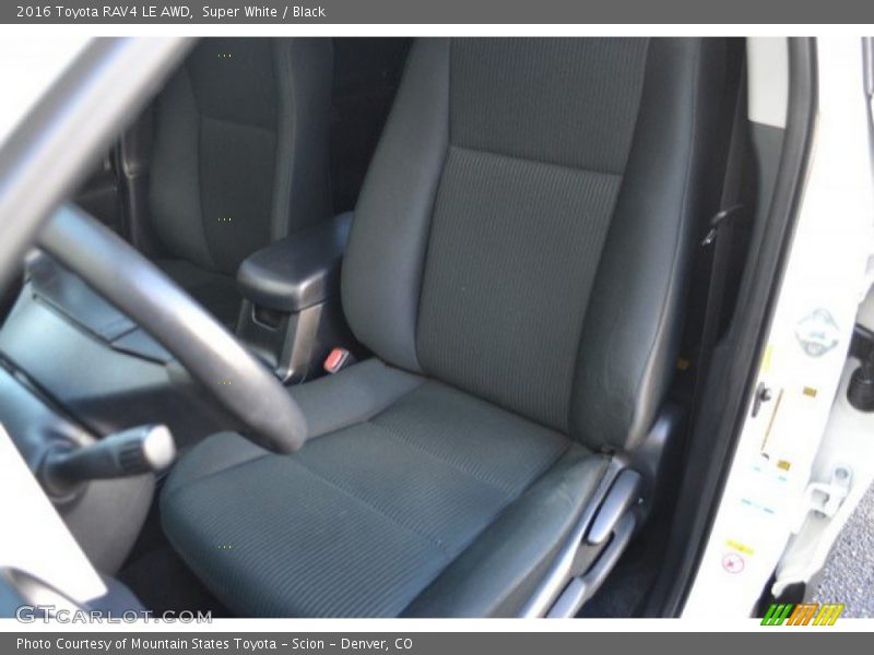 Super White / Black 2016 Toyota RAV4 LE AWD