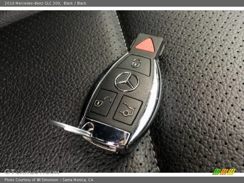 Black / Black 2019 Mercedes-Benz GLC 300