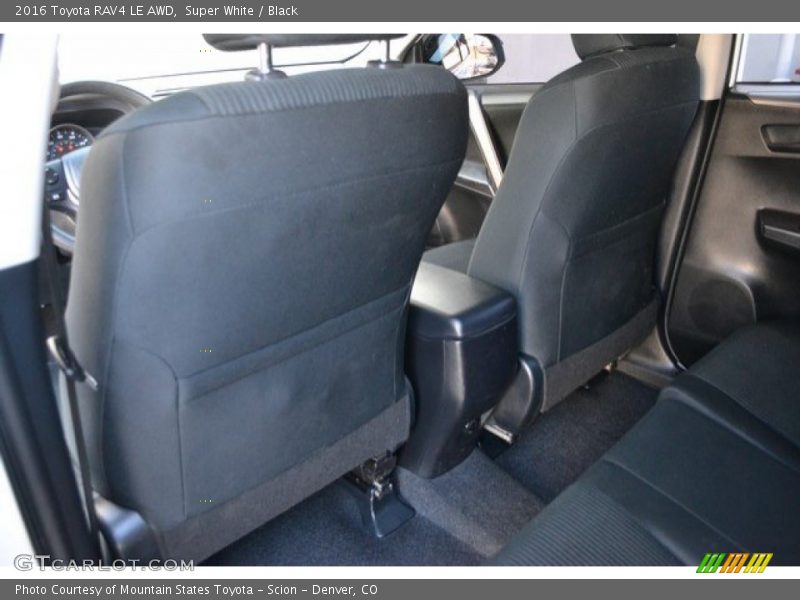 Super White / Black 2016 Toyota RAV4 LE AWD