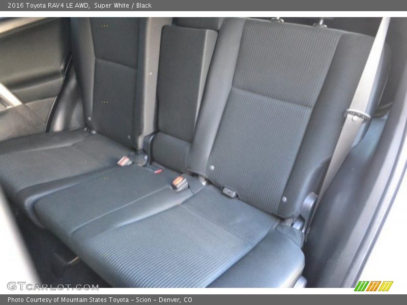 Super White / Black 2016 Toyota RAV4 LE AWD