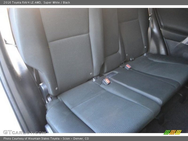 Super White / Black 2016 Toyota RAV4 LE AWD
