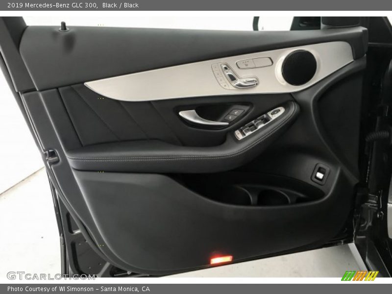 Black / Black 2019 Mercedes-Benz GLC 300