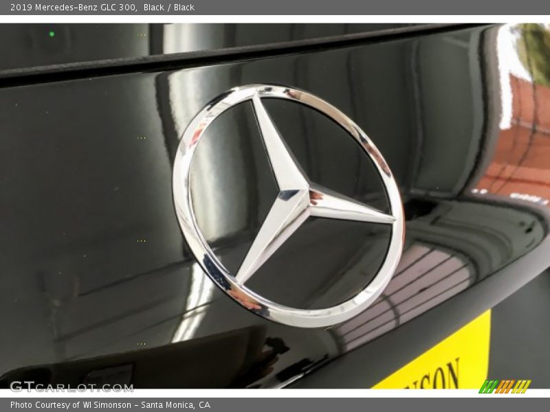 Black / Black 2019 Mercedes-Benz GLC 300