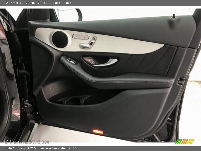 Black / Black 2019 Mercedes-Benz GLC 300