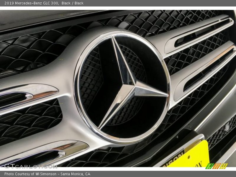 Black / Black 2019 Mercedes-Benz GLC 300