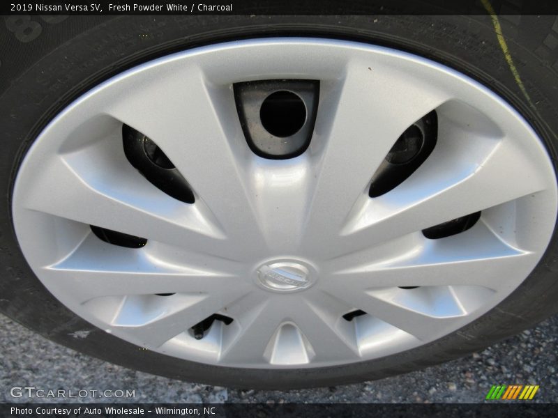 Fresh Powder White / Charcoal 2019 Nissan Versa SV