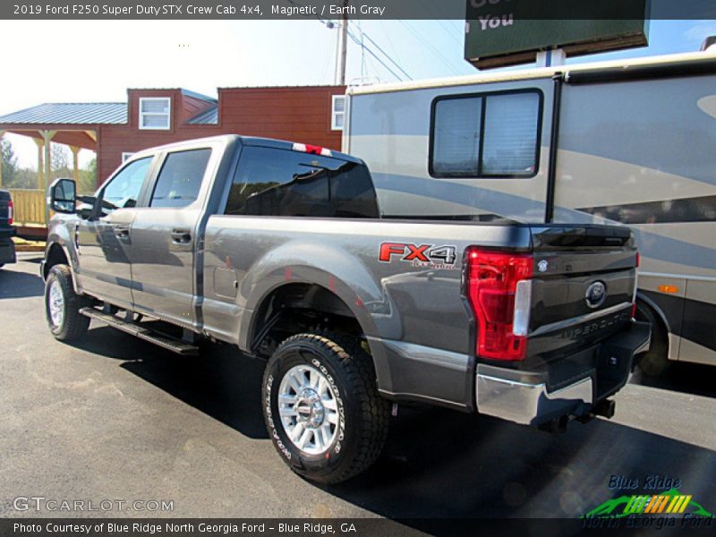 Magnetic / Earth Gray 2019 Ford F250 Super Duty STX Crew Cab 4x4