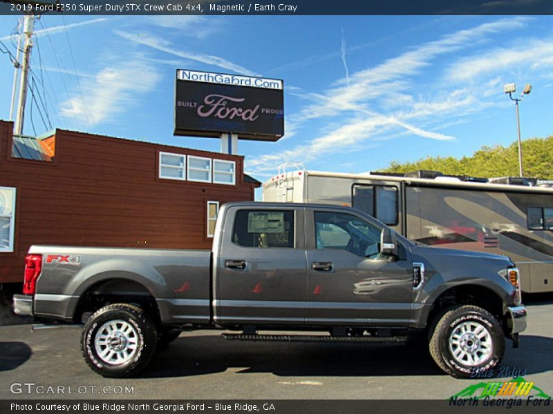 Magnetic / Earth Gray 2019 Ford F250 Super Duty STX Crew Cab 4x4