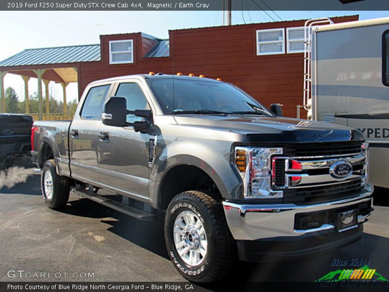 Magnetic / Earth Gray 2019 Ford F250 Super Duty STX Crew Cab 4x4