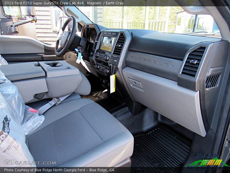 Magnetic / Earth Gray 2019 Ford F250 Super Duty STX Crew Cab 4x4