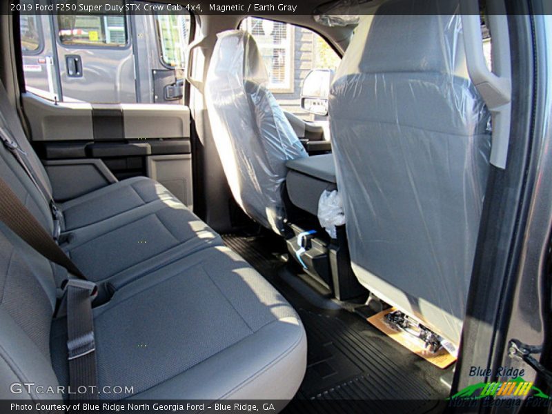 Magnetic / Earth Gray 2019 Ford F250 Super Duty STX Crew Cab 4x4
